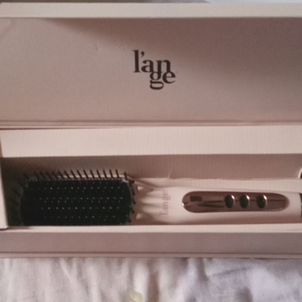NIB Ceramic Straightening Brush